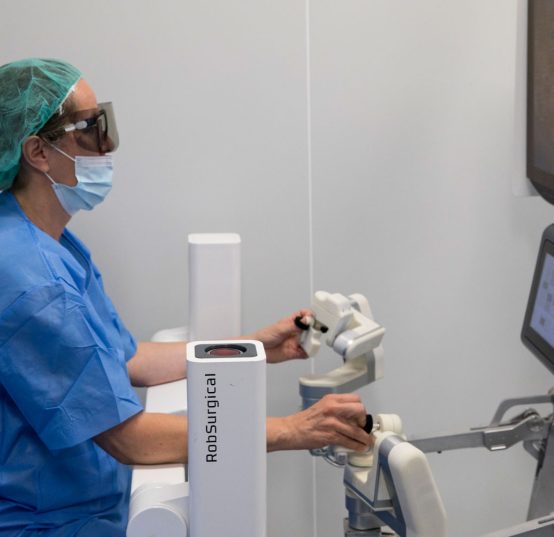 ROB SURGICAL <span>EXTENDS THE COLLABORATION AGREEMENT</span> WITH HOSPITAL CLÍNIC AND BEGINS A NEW SERIES OF INTERVENTIONS